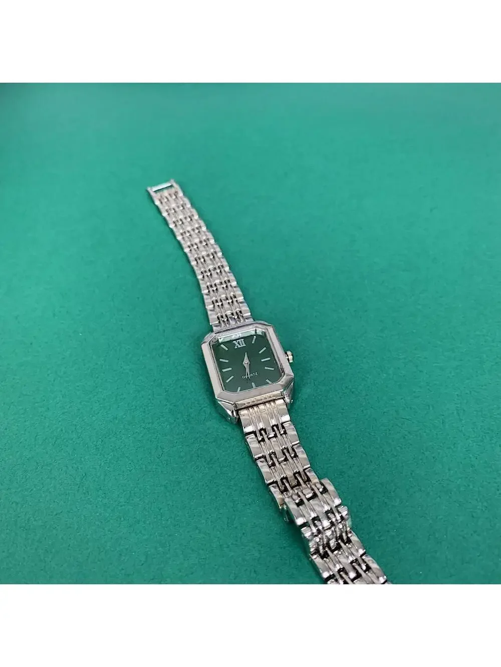 Y2K Vintage Minimalist Silver Stainless Steel Essential Watch 8.5 Inch Unisex